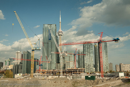 Construction cranes, Toronto