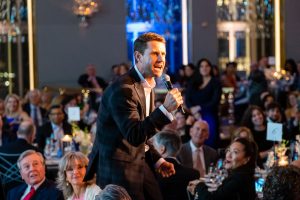 Benefit auction action for LUNGevity