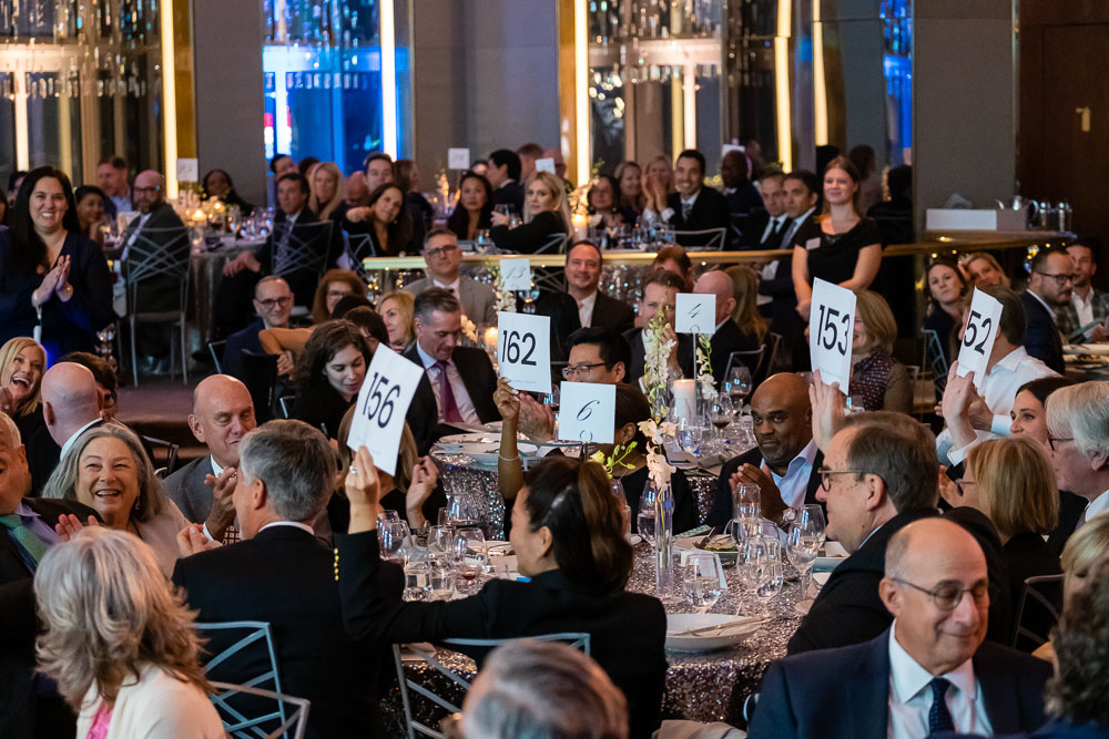 Benefit auction action for LUNGevity